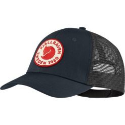 Czapka truckerka Fjallraven 1960 Logo Langtradarkeps. Niebieskie czapki zimowe Fjällräven, bez wzorów. Za 170.49 zł.
