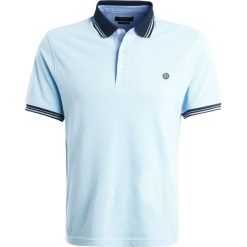 Bugatti SLIM FIT Koszulka polo hellblau. Koszulki polo marki Bugatti, z bawełny, polo. W wyprzedaży za 134.25 zł.