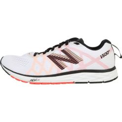 New Balance RACE 1500 Obuwie do biegania treningowe white/black. Buty do biegania marki New Balance. W wyprzedaży za 407.20 zł.