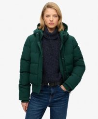 Superdry Kurtka Everest Bomber slim wodoodporna. Zielone kurtki Superdry, z aplikacjami, z materiału. Za 710.15 zł.
