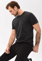 Bawełniana koszulka T-CID. T-shirty Volcano, l, bez wzorów, z bawełny, bez kołnierzyka, bez ramiączek. Za 69.99 zł.