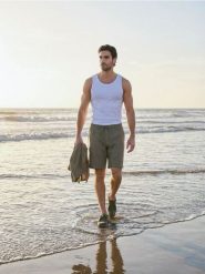 Szorty z domieszką lnu - zielony. Zielone krótkie spodenki sportowe Sinsay, l, bez wzorów. W wyprzedaży za 33.99 zł.