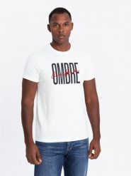 Bawełniana koszulka męska z podwójnym logotypem – biała V1 - Rozmiar: M. Białe t-shirty Ombre Clothing, m, bez wzorów, z bawełny, bez kołnierzyka, bez ramiączek. W wyprzedaży za 38.50 zł.