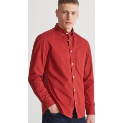 Koszula regular fit - Czerwony. Koszule marki Reserved. W wyprzedaży za 49.99 zł.