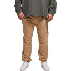 Spodnie do biegania Urban Classics Basic 2.0. Brązowe szorty Urban Classics, m, bez wzorów, z dresówki, sportowe. Za 198.00 zł.