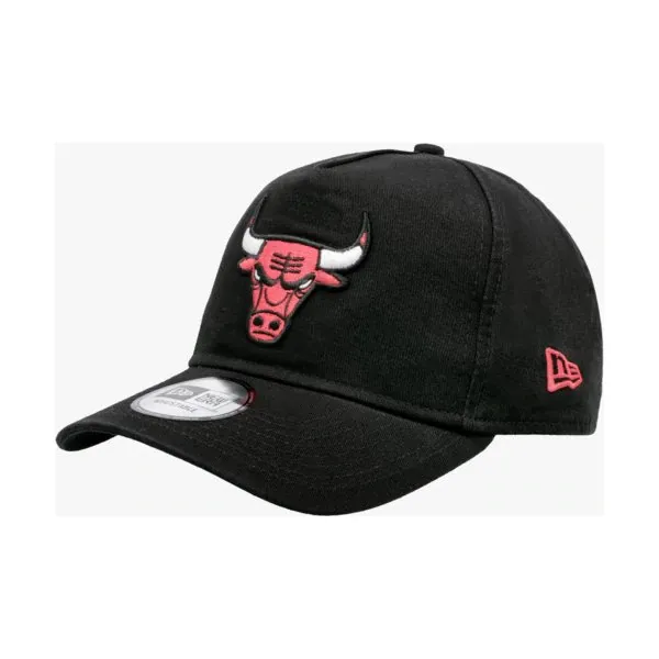 New Era Czapka Washed A Frame Chicago Bulls Chicago Bulls Ot , czarny, rozmiar ONE-SIZE. Czarne czapki z daszkiem New Era, bez wzorów, z materiału. W wyprzedaży za 99.99 zł.
