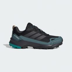 Buty turystyczne Terrex Skychaser AX5 GORE-TEX. Czarne buty turystyczne Adidas, bez wzorów, z gore-texu, bez zapięcia, wspinaczkowe, gore-tex. Za 529.00 zł.