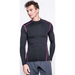 Under Armour - Longsleeve Armour Mock. Czarne bluzki z długim rękawem Under Armour, l, bez wzorów, z dzianiny, bez kołnierzyka, bez ramiączek. W wyprzedaży za 119.90 zł.