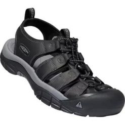 Buty trekkingowe męskie Keen Newport. Czarne buty trekkingowe Keen, bez wzorów, z materiału, bez zapięcia, trekkingowe. Za 532.00 zł.