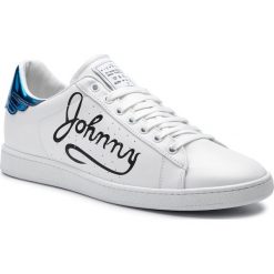 Sneakersy JOHN RICHMOND - 7059 A Bianco. Białe buty sportowe casual John Richmond, bez wzorów, z materiału, bez zapięcia. W wyprzedaży za 649.00 zł.