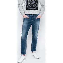 Diesel - Jeansy Jifer. Jeansy marki Diesel. W wyprzedaży za 379.90 zł.