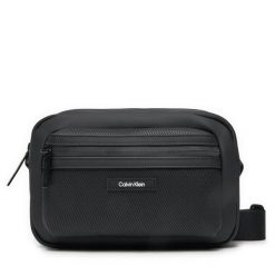 Saszetka Calvin Klein. Czarne saszetki i nerki CALVIN KLEIN, bez wzorów. Za 199.99 zł.