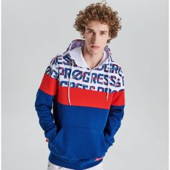 Wzorzysta bluza z kapturem - Granatowy. Bluzy z kapturem marki Cropp. Za 129.99 zł.