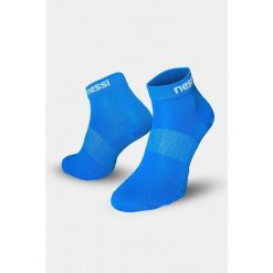 Bezszwowe skarpety oddychające Nessi Sportswear. Niebieskie skarpety NESSI SPORTSWEAR, bez wzorów. Za 55.90 zł.