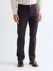 MĘSKIE SPODNIE WRANGLER GREENSBORO CAVIAR 112378466. Spodnie materiałowe Wrangler, l, bez wzorów, z materiału. Za 219.99 zł.