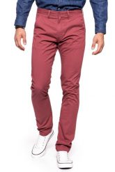 LEE SPODNIE MĘSKIE CHINO OXBLOOD L768FT58. Czerwone eleganckie spodnie Lee, l, z jeansu, eleganckie. W wyprzedaży za 99.99 zł.
