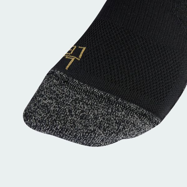 Getry z trzeciego zestawu Juventus 26/27. Czarne legginsy długie sportowe Adidas, l, bez wzorów, z bawełny, do piłki nożnej. Za 99.95 zł.
