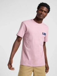 MESKA KOSZULKA LEE WW GRAPHIC TEE SOFT MAUVE 112364592. Fioletowe t-shirty Lee, m, bez wzorów, bez kołnierzyka, bez ramiączek. Za 79.99 zł.