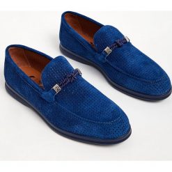Półbuty męskie skórzane CESARE CASADEI. Eleganckie półbuty CESARE CASADEI, bez wzorów, bez obcasa, bez zapięcia. W wyprzedaży za 1,364.35 zł.