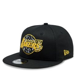 Czapka New Era. Czarne czapki zimowe New Era, bez wzorów. Za 189.99 zł.