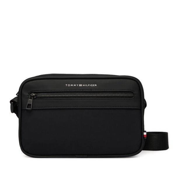 Saszetka Tommy Hilfiger. Czarne saszetki i nerki Tommy Hilfiger, bez wzorów. Za 329.99 zł.