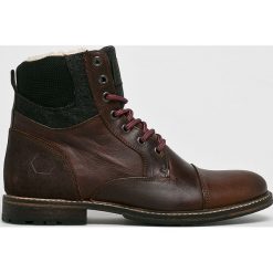 Bullboxer - Buty. Brązowe botki sznurowane Bullboxer, bez wzorów, z materiału, z okrągłym noskiem, bez obcasa, bez zapięcia. W wyprzedaży za 299.90 zł.