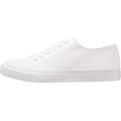 Calvin Klein Jeans IACO Sneakersy niskie white. Buty sportowe casual marki Calvin Klein Jeans. Za 469.00 zł.