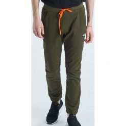 Spodnie joggery - Khaki. Joggery i bojówki Cropp. Za 129.99 zł.