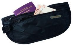 TRAVELSAFE Portfel Money Belt Lightweight black. Czarne portfele TRAVELSAFE, bez wzorów, z materiału. Za 37.70 zł.