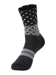 Protective Skarpety kolarskie "Ride Day" w kolorze czarnym rozmiar: 36-39. Czarne skarpety Protective, bez wzorów, z materiału. Za 37.38 zł.