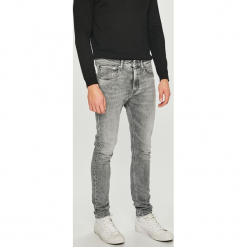 Calvin Klein Jeans - Jeansy. Jeansy marki Calvin Klein Jeans. W wyprzedaży za 399.90 zł.