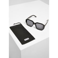 Okulary przeciwsłoneczne Urban Classics 113 uc. Czarne okulary przeciwsłoneczne Urban Classics. W wyprzedaży za 34.50 zł.