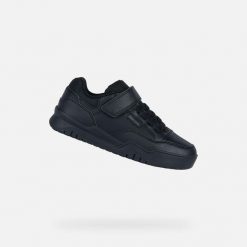 Buty GEOX J PERTH B. Czarny. Czarne buty turystyczne Geox, bez wzorów, z syntetyku, bez zapięcia, na fitness i siłownię. Za 227.99 zł.
