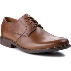 Półbuty CLARKS - Becken Plain 261241757 Tan Leather. Eleganckie półbuty marki Clarks. W wyprzedaży za 219.00 zł.