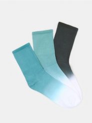 Długie skarpety ombre 3 pack - wielobarwny. Skarpety Sinsay, bez wzorów. Za 17.99 zł.