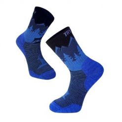 Skarpety trekkingowe z wełny merynosów z alpejskim niebieskim wzorem Koziorożca. Niebieskie skarpety TRY TO FLY, bez wzorów, z wełny. W wyprzedaży za 83.39 zł.