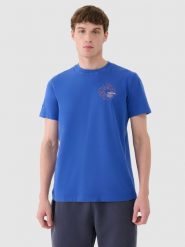 4F T-shirt regular z nadrukiem męski - niebieski S. Niebieskie t-shirty 4F, m, bez wzorów, z bawełny, bez kołnierzyka, bez ramiączek. W wyprzedaży za 49.99 zł.