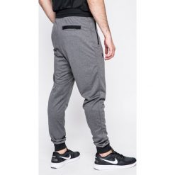 Under Armour - Spodnie Sportstle. Spodnie treningowe długie Under Armour. W wyprzedaży za 179.90 zł.