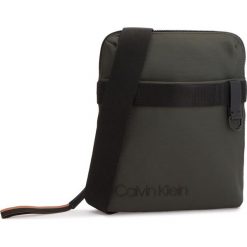 Saszetka CALVIN KLEIN - City Active Flat Cro K50K503918 908. Torby na ramię marki CALVIN KLEIN. W wyprzedaży za 299.00 zł.