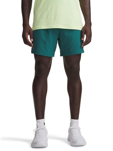 Under Armour Szorty sportowe w kolorze zielonym rozmiar: M. Zielone krótkie spodenki sportowe Under Armour, m, bez wzorów, z materiału. Za 104.95 zł.