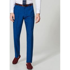 Spodnie garniturowe z lnem regular fit - Niebieski. Garnitury marki Reserved. W wyprzedaży za 79.99 zł.
