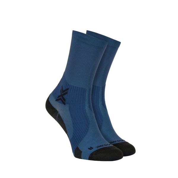 Skarpety X-Socks Run Perform Crew Blue Black. Czarne buty do biegania X-Socks, bez wzorów. Za 78.00 zł.