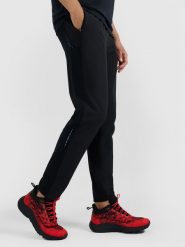 4F Buty trekkingowe Original Trail Mid męskie - czerwone 44. Czerwone trekkingi 4F, bez wzorów, z gumy, bez zapięcia. Za 399.99 zł.