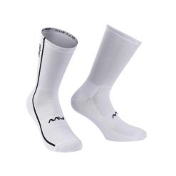 Skarpety rowerowe NORTHWAVE Apres Race Sock 18 cm biały. Białe skarpety Northwave, bez wzorów. Za 65.00 zł.