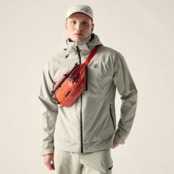 Męska wodoodporna kurtka turystyczna Switch Out III z kapturem. Brązowe kurtki Dare 2B, m, bez wzorów, z materiału, z kapturem. W wyprzedaży za 449.99 zł.