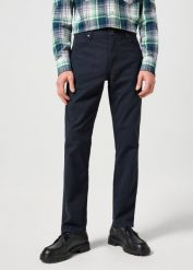 WRANGLER GREENSBORO MĘSKIE SPODNIE MATERIAŁOWE MATERIAŁ CHINO DARK NAVY 112358043 W15Q017344. Niebieskie eleganckie spodnie Wrangler, l, z materiału. Za 199.99 zł.