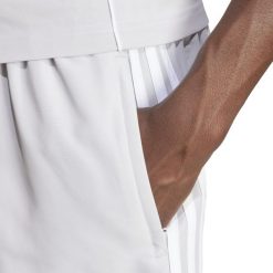 Szorty Real Madrid UBP. Białe krótkie spodenki sportowe Adidas, l, bez wzorów. Za 149.00 zł.