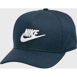 Nike Sportswear - Czapka. Czapki z daszkiem marki Nike Sportswear. W wyprzedaży za 59.90 zł.