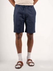 Męskie Spodenki Marcus Brad Shorts Night Navy 19-200239-7105. Niebieskie szorty MARCUS, m, bez wzorów. Za 99.99 zł.