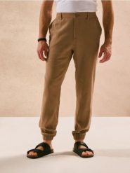 Spodnie jogger - czerwony. Czerwone joggery i bojówki Sinsay, m, bez wzorów. Za 69.99 zł.